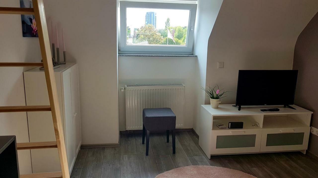 Zwei Schicke Mit Parkplatz Appartement Keulen